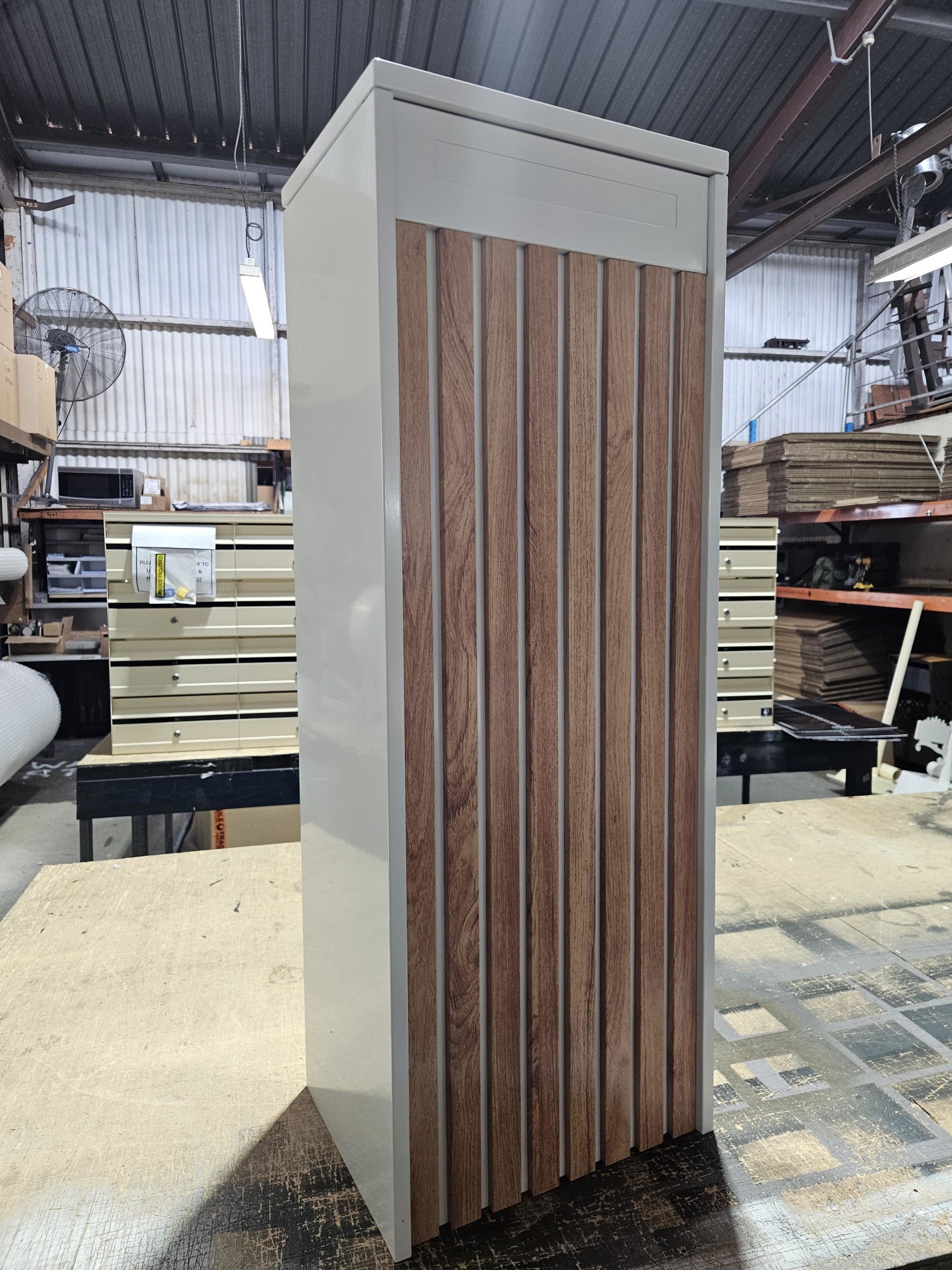 Currawon Parcel Box